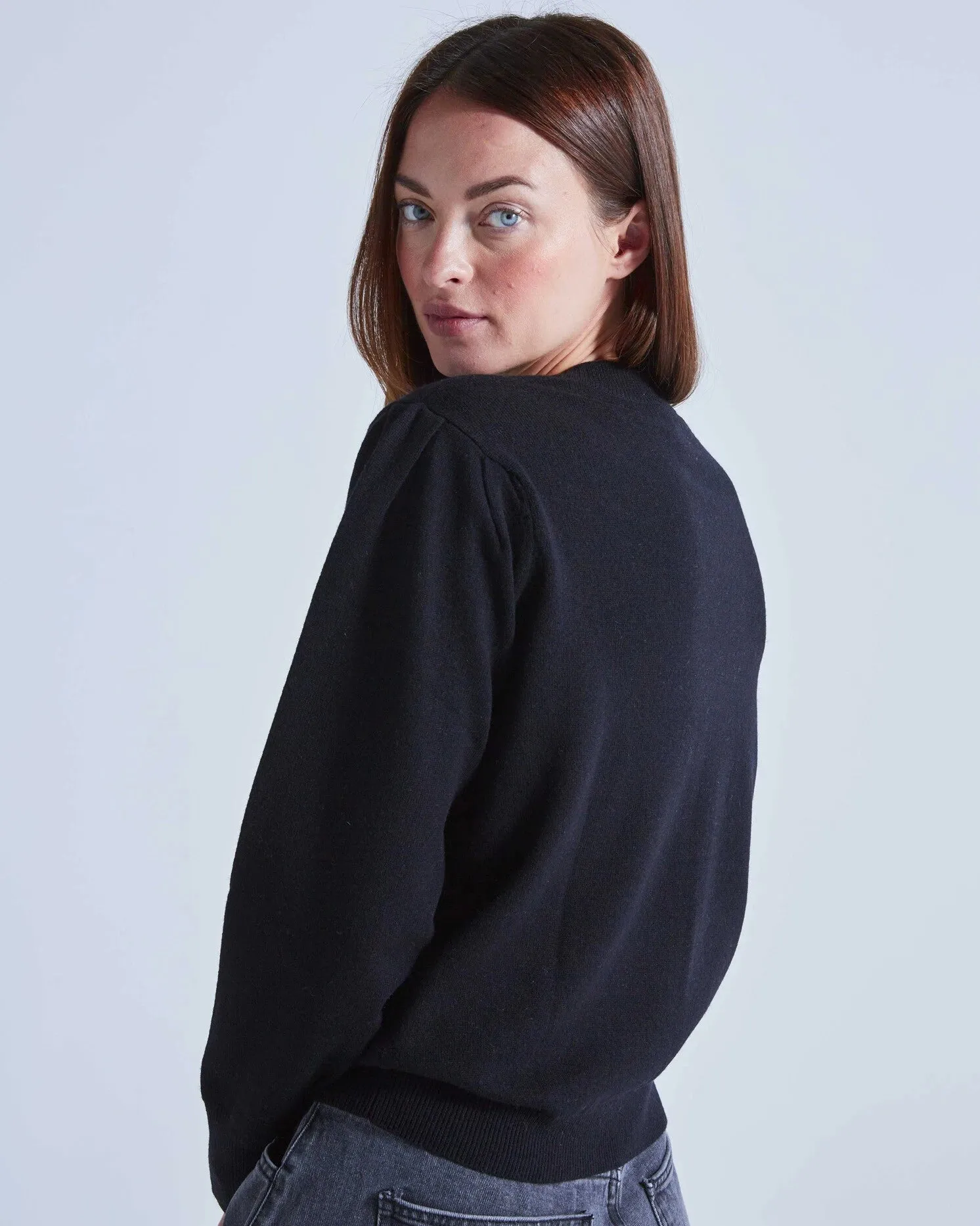 ABSOLUT CASHMERE PICADILLY SWEATER IN BLACK