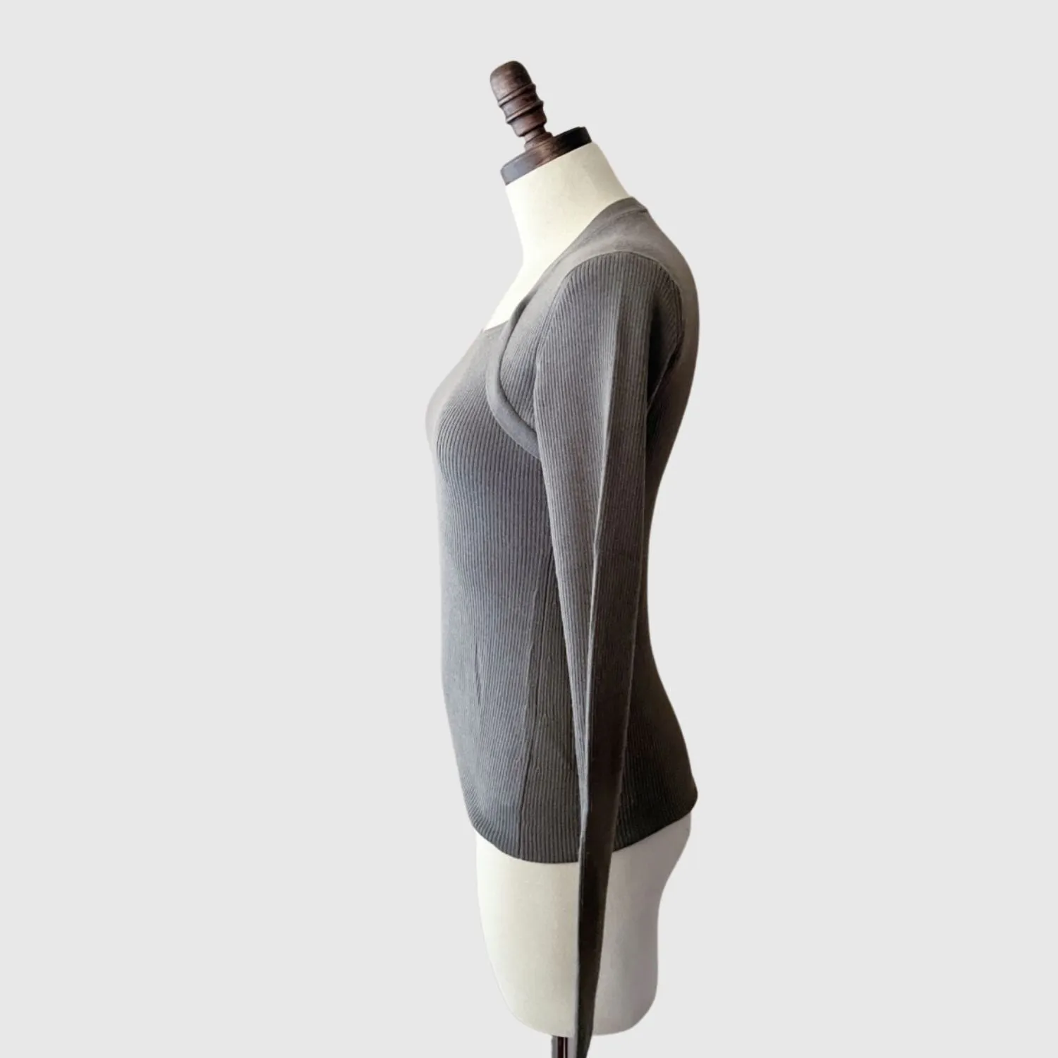 Merino wool rib knit fitted top | Women’s knitwear
