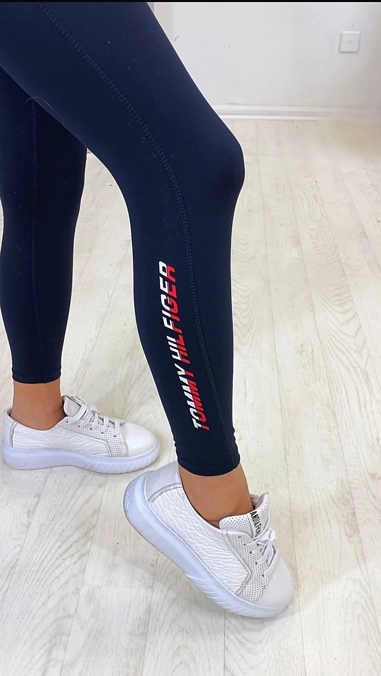 SPLIT GRAPHIC LEGGING
